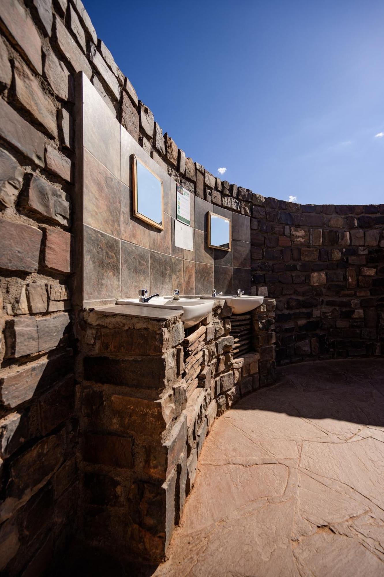 Fish River Canyon Canyon Roadhouse Campsite חדר תמונה